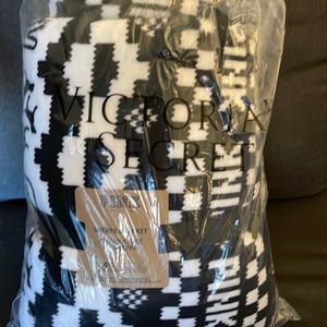 PINK Victoria secret throw